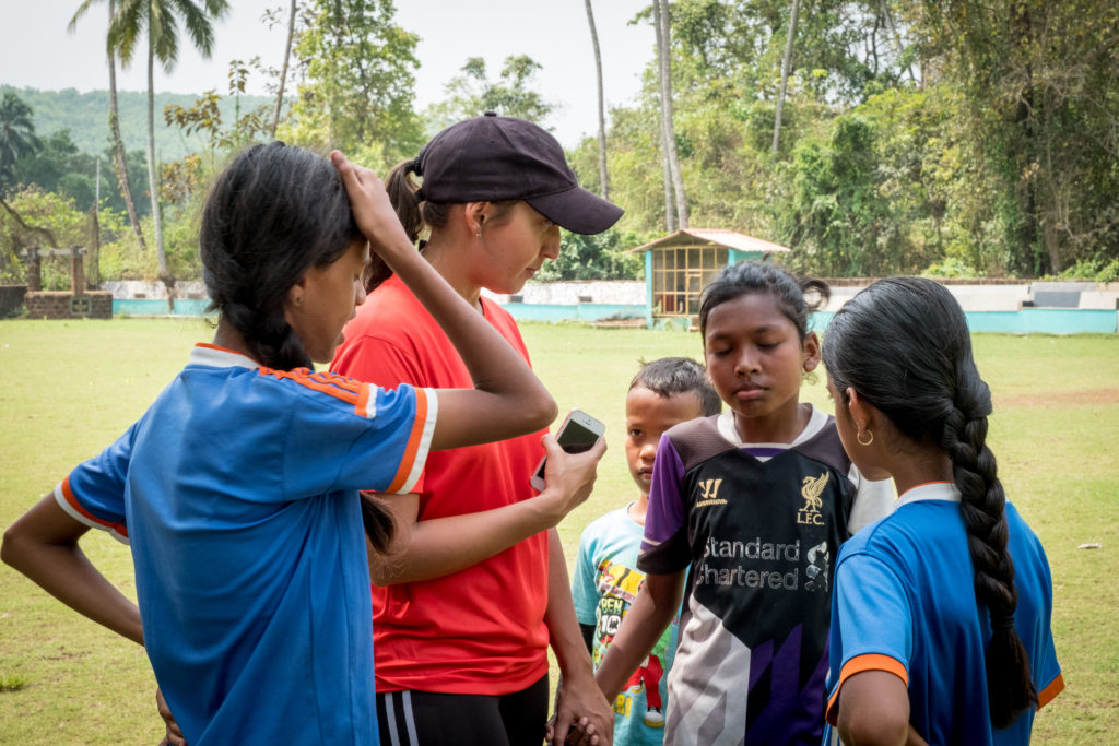 girls-football-volunteers-02